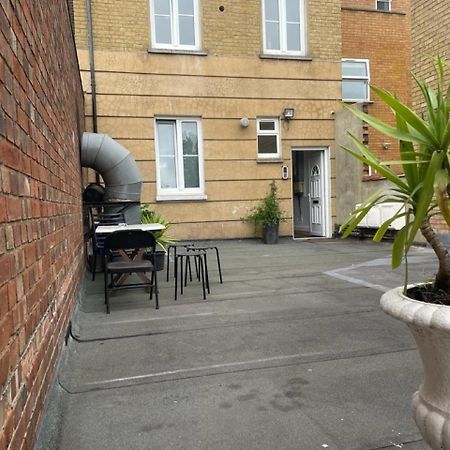 Splendid 1 Bedroom Flat + Terrace ลอนดอน ภายนอก รูปภาพ