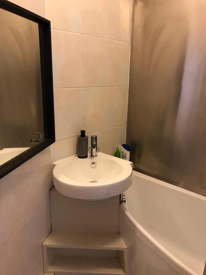 Splendid 1 Bedroom Flat + Terrace ลอนดอน ภายนอก รูปภาพ