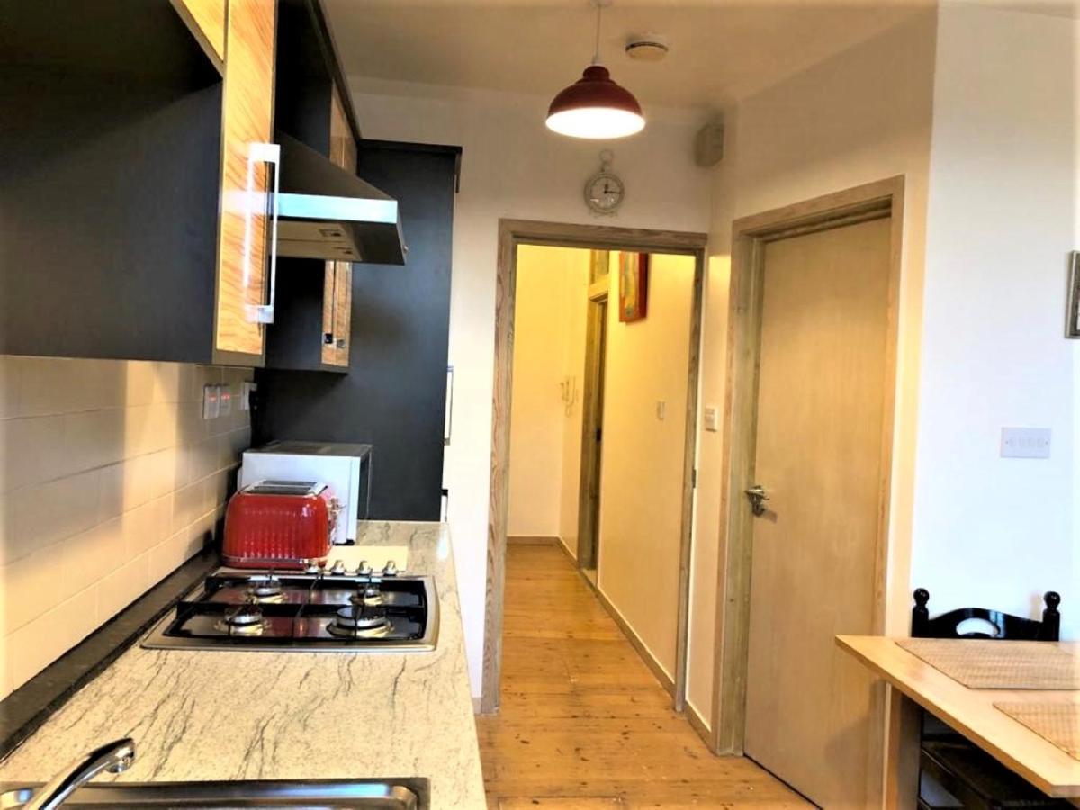 Splendid 1 Bedroom Flat + Terrace ลอนดอน ภายนอก รูปภาพ
