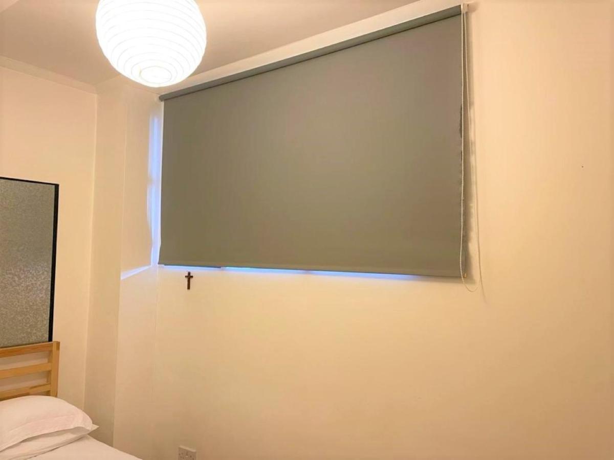 Splendid 1 Bedroom Flat + Terrace ลอนดอน ภายนอก รูปภาพ